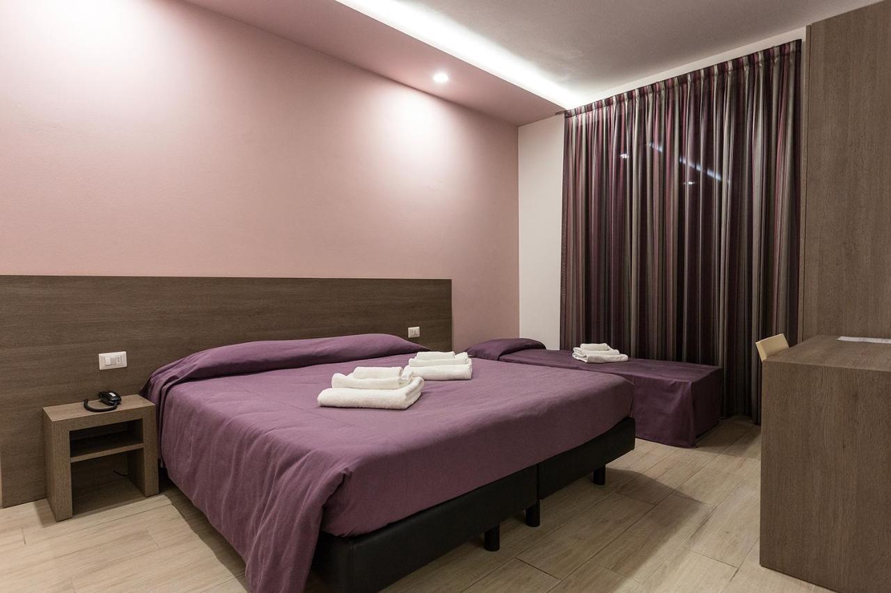 רימיני Hotel Gioia מראה חיצוני תמונה