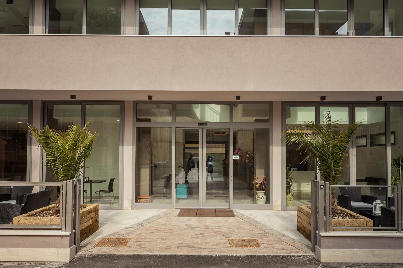 רימיני Hotel Gioia מראה חיצוני תמונה