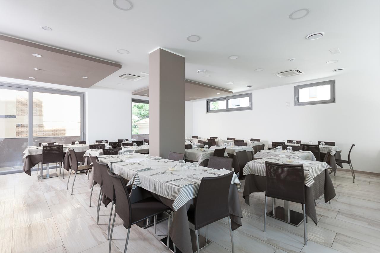 רימיני Hotel Gioia מראה חיצוני תמונה